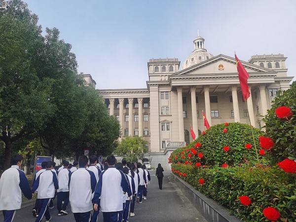 2023年10月12日，安材学校前往法院参加活动2.jpg